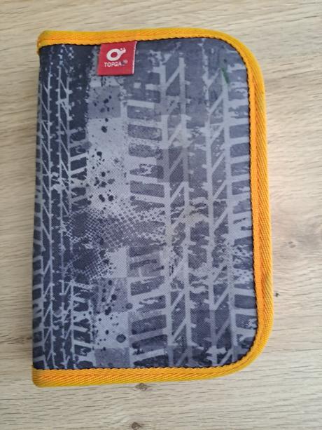 Školská taška a peračník, 