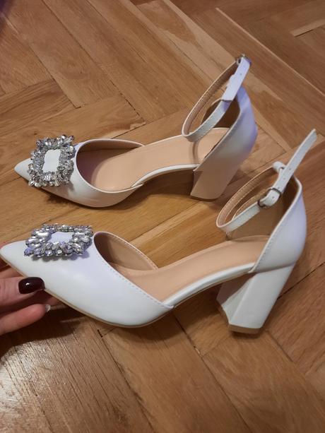 Krásne sandále, 39