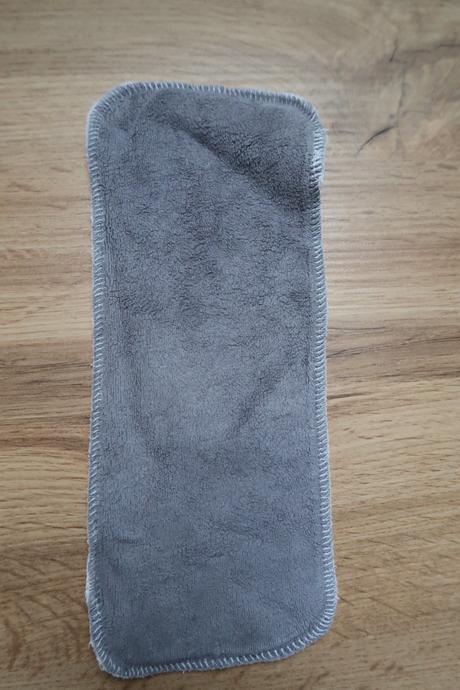 Krátká vkládací plena šedá, majab