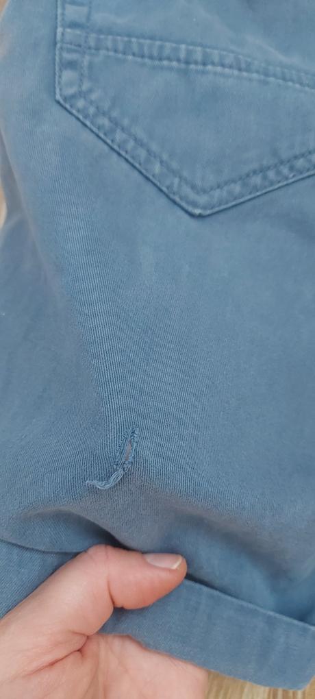 Chlapcenske sortky, chapter young,146