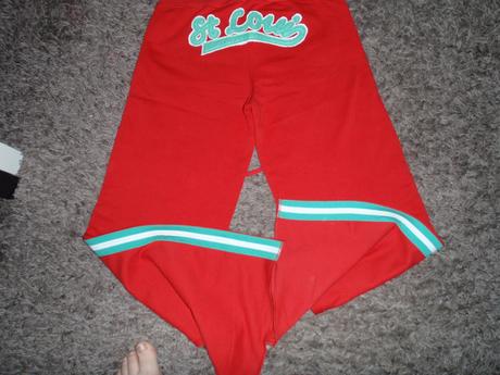 Cervene  teplaky, 42