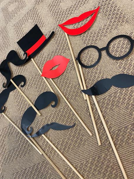 Fotorekvizity rozlúčka so slobodou ženích nevesta,