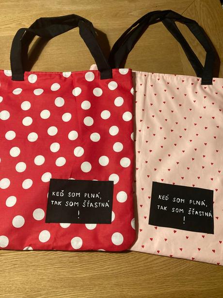 Taška s nápisom, 