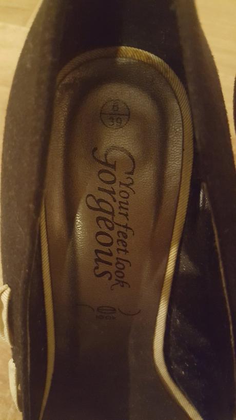 Cierne lodicky s maslou, 39