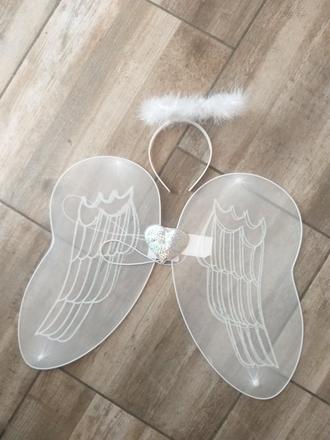 Kostym anjel- krídla a celenka,