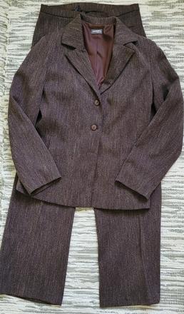 Nohavicovy kostym, 38