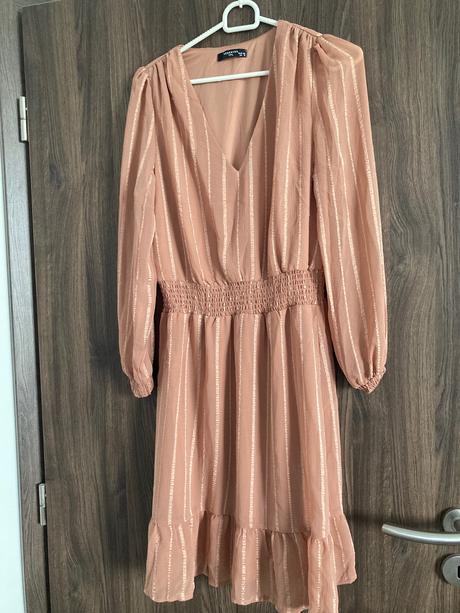 Krásne šaty, reserved,s