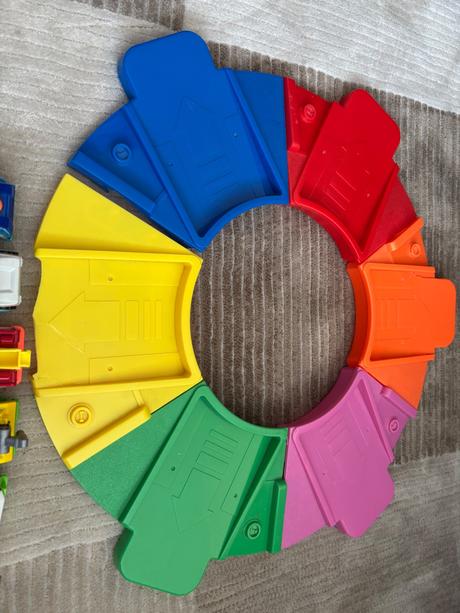 Predám paw patrol vežu s autami a postavičkami, 