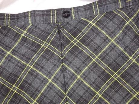 Kvalitná jesenná sukňa, 56