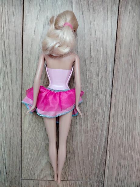 Barbie v baletnom outfite, 