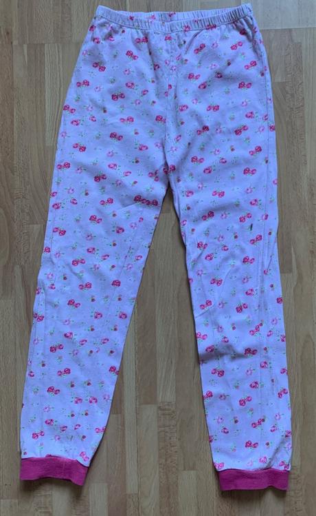 Tu ružové pyžamo s kvietkami, tu,134