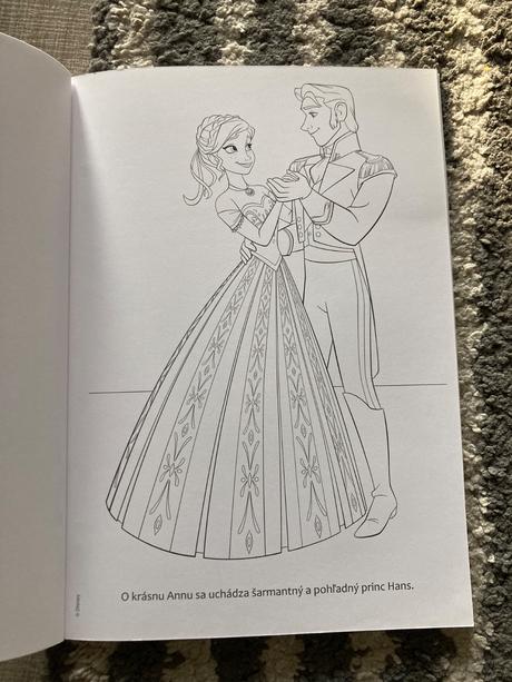Vymaľovánky a časopis frozen,