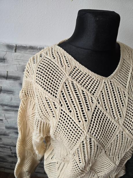 Dierkovaný sveter č.36-38, 38