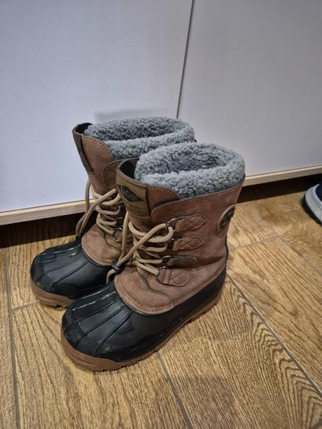 Snehule, lee cooper,32