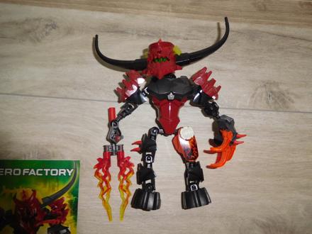 Lego hero factory--44001 pyrox, 
