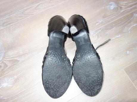 Takmer nenosene cierne lodicky, baťa,38