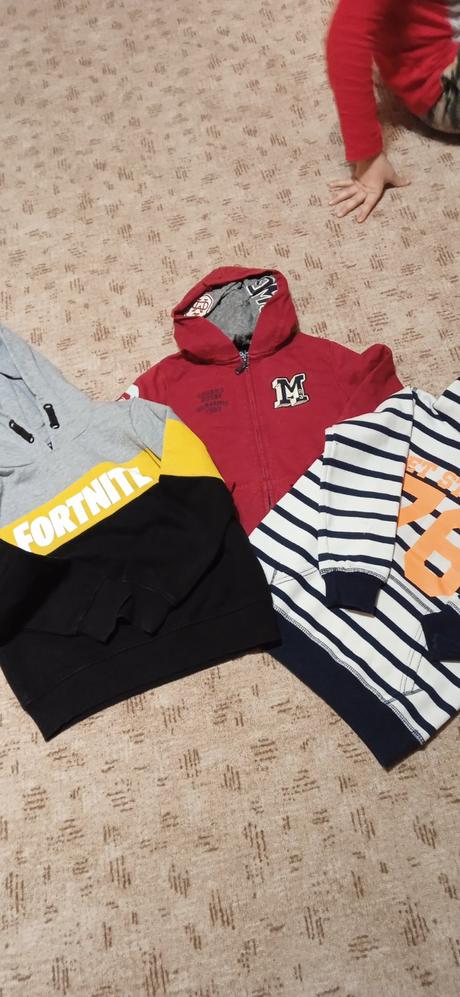 Mikiny veľ.122/128, 122