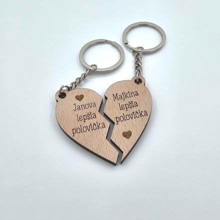 Drevená kľúčenka pre dvoch srdce pre zaľúbených,