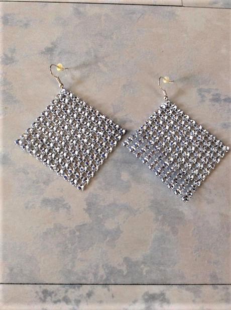 Spoločenské náušnice,