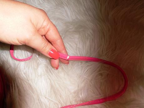 Moderná kožená kabelka v tvare kvetu,