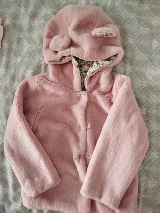 Chlpatá bundička, 98