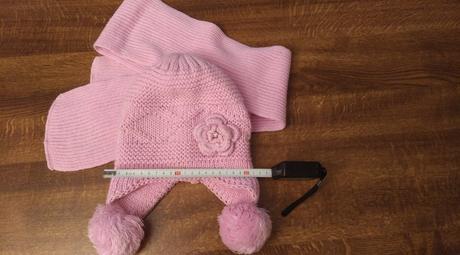 Pletená čiapka so šálom, 