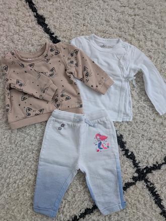 Mikina, tepláčiky a nátelník, 74