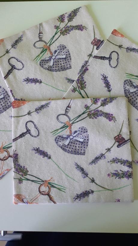 Levanduľové prestieranie, 