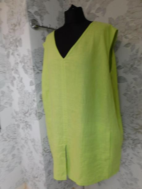 Luxusny lanovy top, 54
