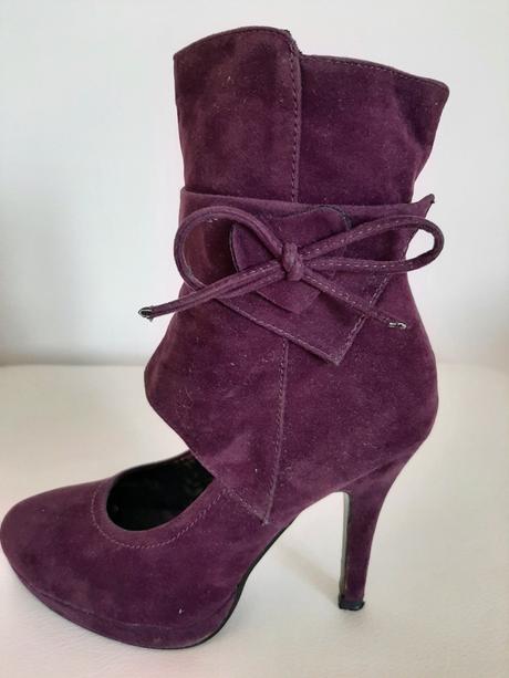 Semišove čižmičky, baťa,37