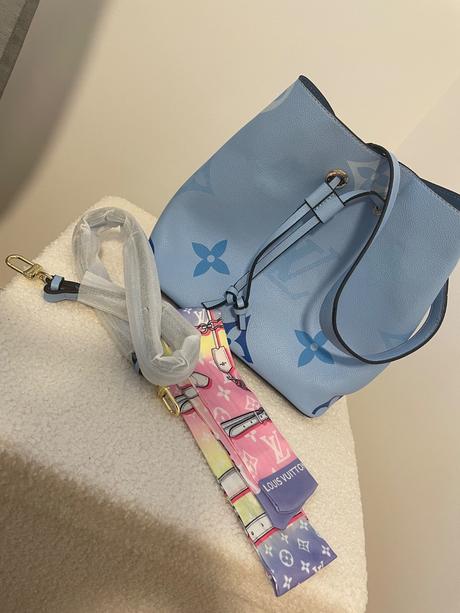 Dámska nová kabelka, 