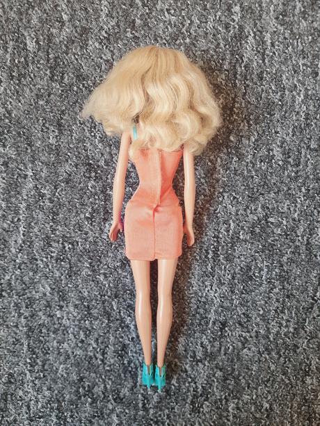 Barbie bábika, 