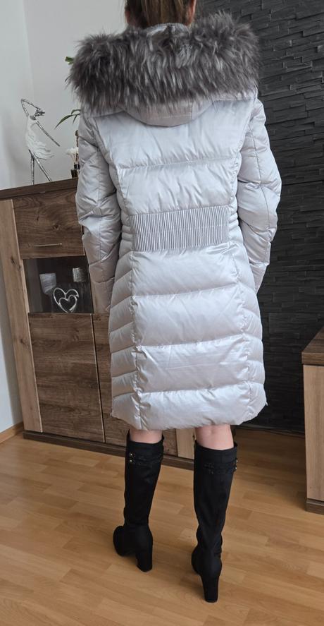 Dámska perová bunda veľ.38, c&a,m