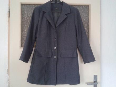 Kostým, 3 dielny, 40