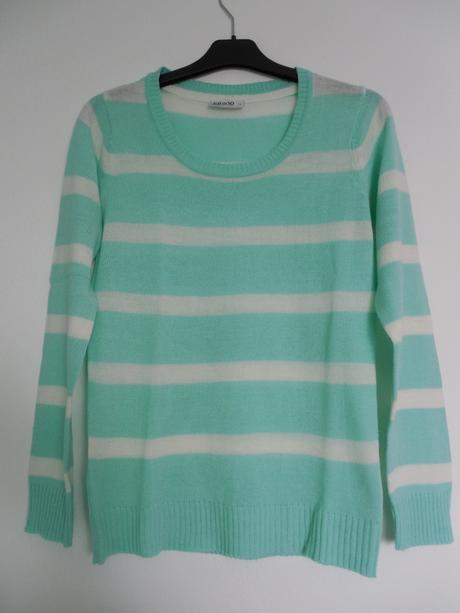 Bielo tyrkysový sveter, 38