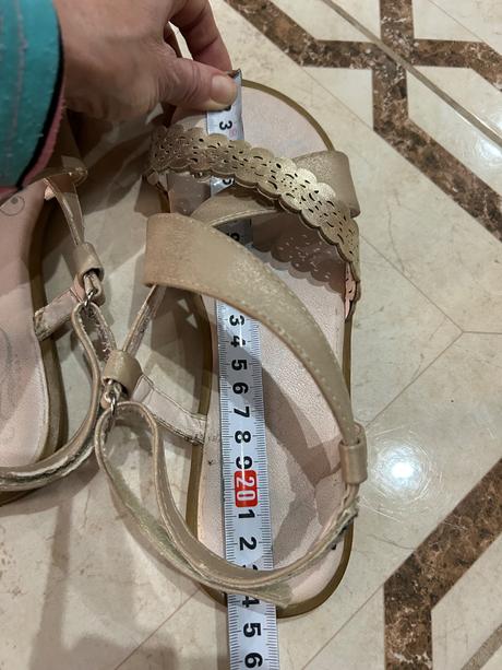 Dievcenske sandále velkost 36, lasocki,36