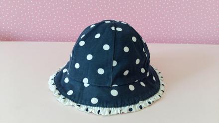 Obojstranny krasny klobucik, chicco,80