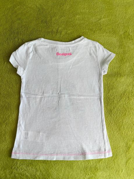 Raz oblečené tričko desigual, top stav, desigual,110