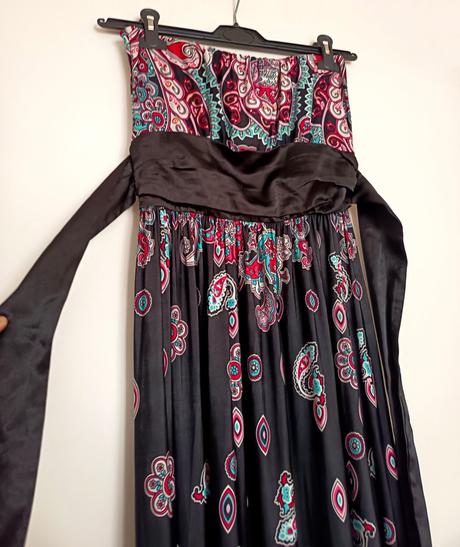 Letné maxi šaty bez ramienok, m