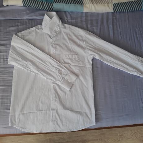 Snehobiela košeĺa, 39