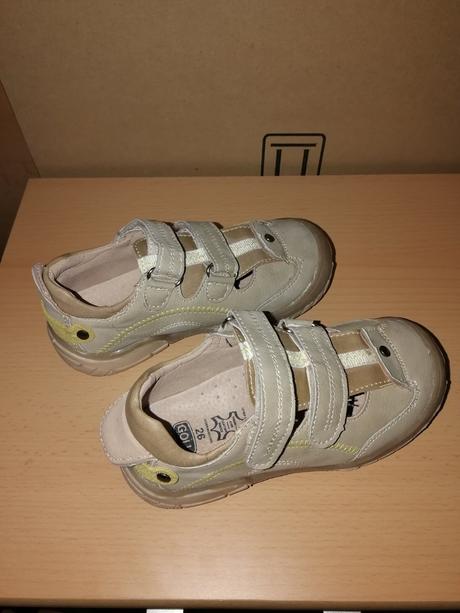 Sv. hnedé topánky, 26