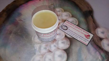 Jahodový pleťový krém z kultivovaných perál 30ml,