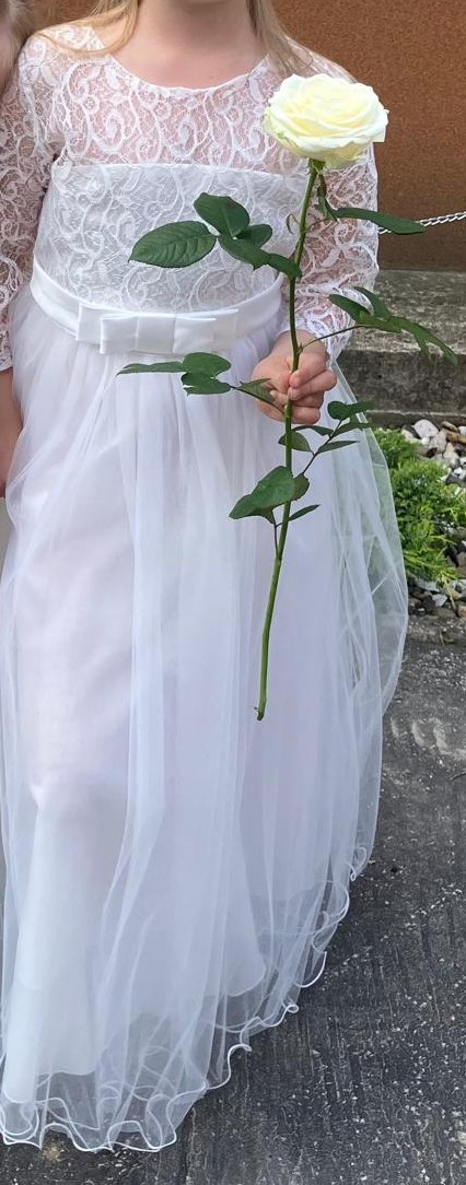 Šaty na 1.sv prijímanie, 134