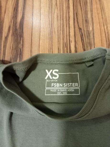 Crop top, xs