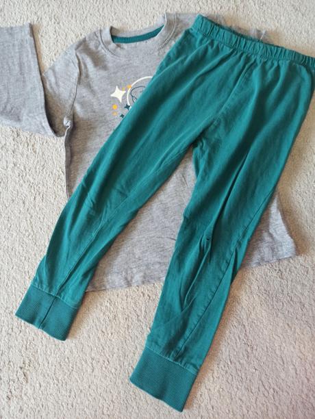 Pyžamá 98/104, lupilu,98