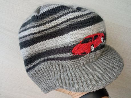 Chlapčenská zimná čiapka so šiltom, 98