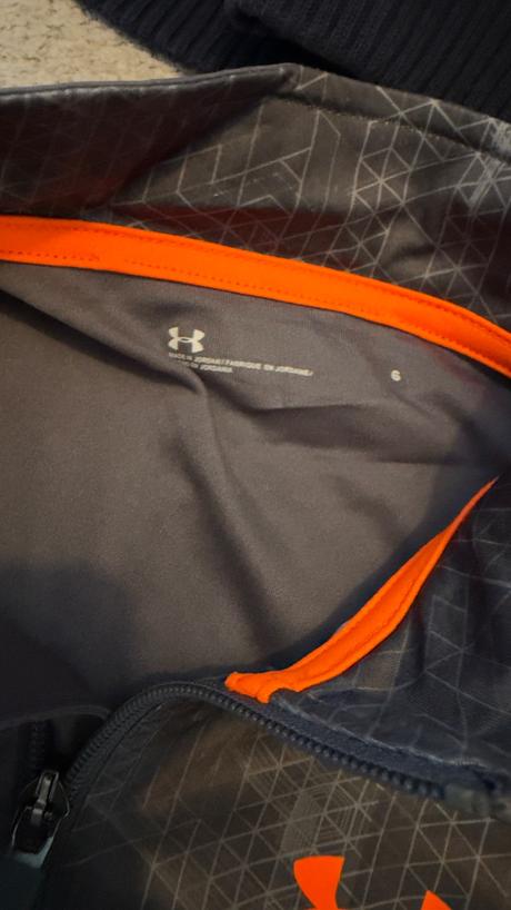 Tenka sportova mikina na zips, under armour,116