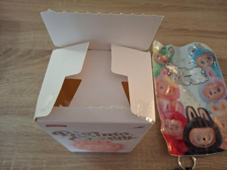 Nové lafufu popmart big into energy secret, 