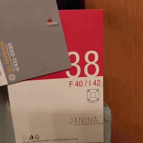 Biele a bledomodre tielko s visackou, 38