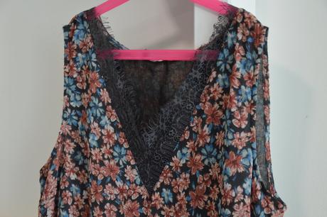 Kvetinkový top s čipkou, c&a,40 / l